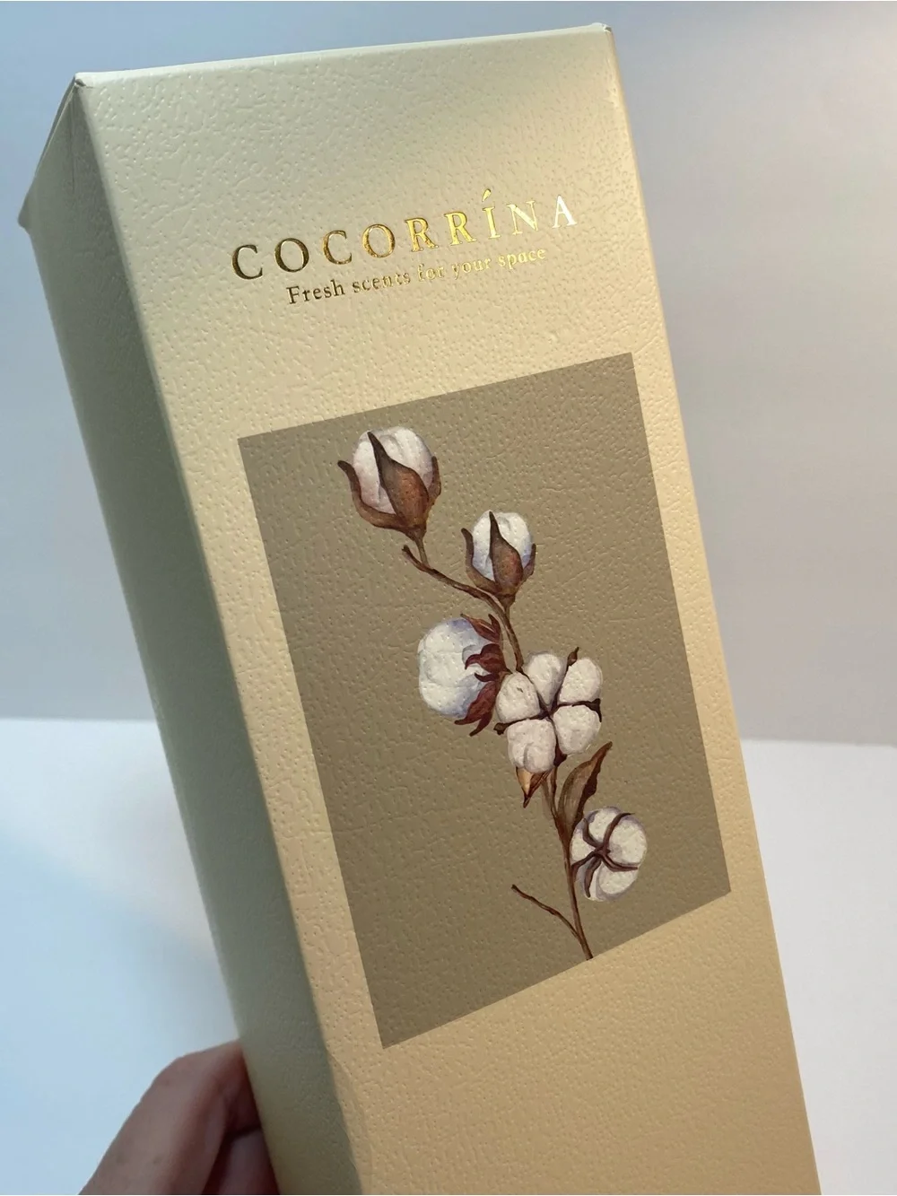 New Cocorrína Clean Linen 6.76 oz Fresh Scent Reed Diffuser Gift Set